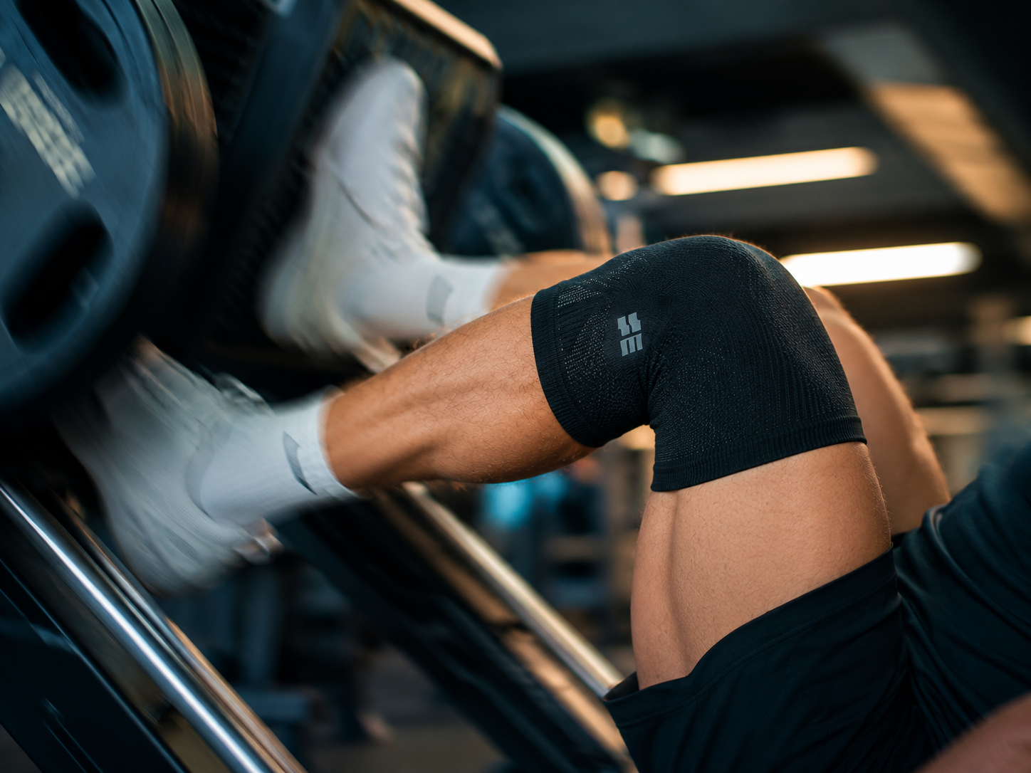 Sanaré sleeve worn during a leg press
